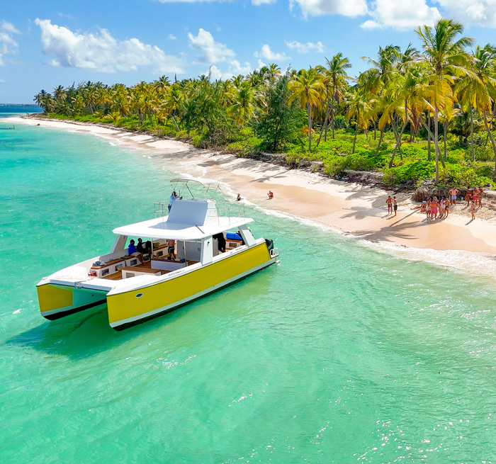 BAVARO Catamaran Snorkel Tour